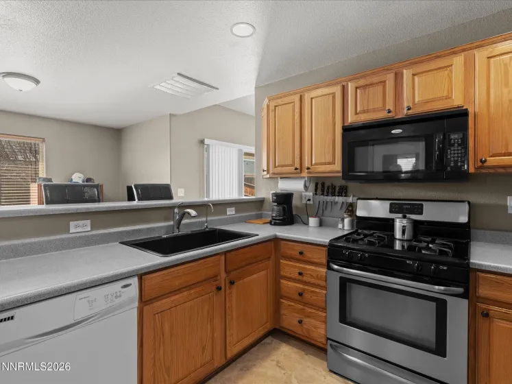 400 Bens, Fernley, Nevada 89408, 3 Bedrooms Bedrooms, ,2 BathroomsBathrooms,Residential,Residential,Bens,260002619