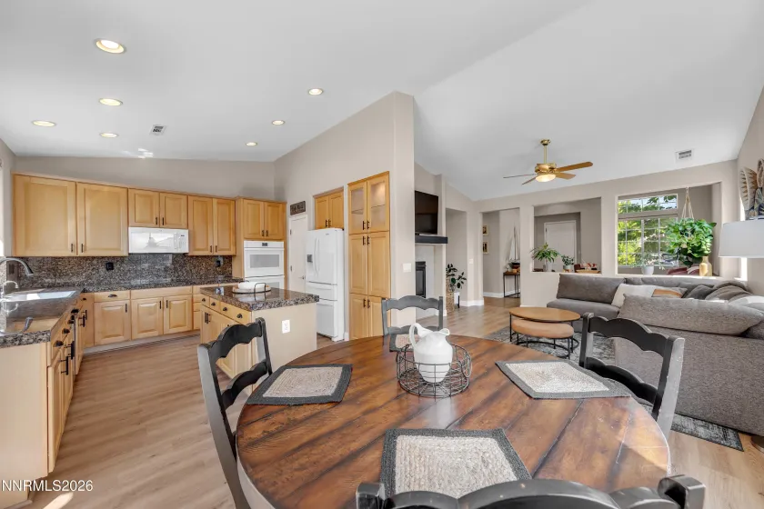 2960 Sage Ridge, Reno, Nevada 89509, 3 Bedrooms Bedrooms, ,2 BathroomsBathrooms,Residential,Residential,Sage Ridge,260002618