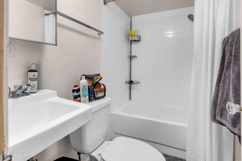 1111 Strand, Reno, Nevada 89503, ,1 BathroomBathrooms,Residential Income,Residential,Strand,260002060