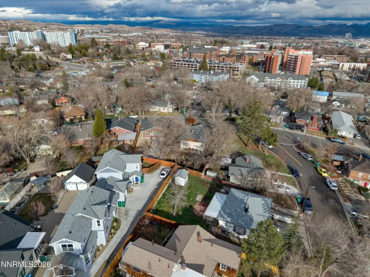 1111 Strand, Reno, Nevada 89503, ,1 BathroomBathrooms,Residential Income,Residential,Strand,260002060