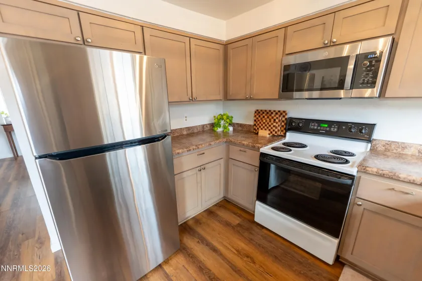 6764 Honeysuckle, Reno, Nevada 89506, 2 Bedrooms Bedrooms, ,2 BathroomsBathrooms,Residential,Residential,Honeysuckle,260002640