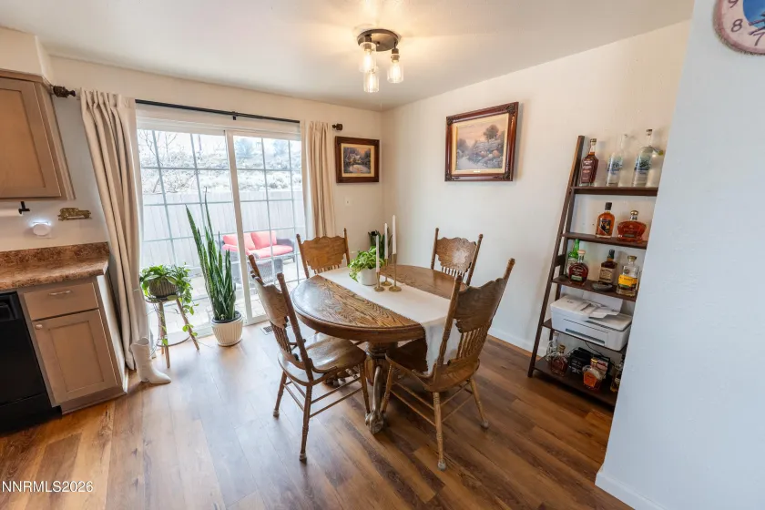 6764 Honeysuckle, Reno, Nevada 89506, 2 Bedrooms Bedrooms, ,2 BathroomsBathrooms,Residential,Residential,Honeysuckle,260002640