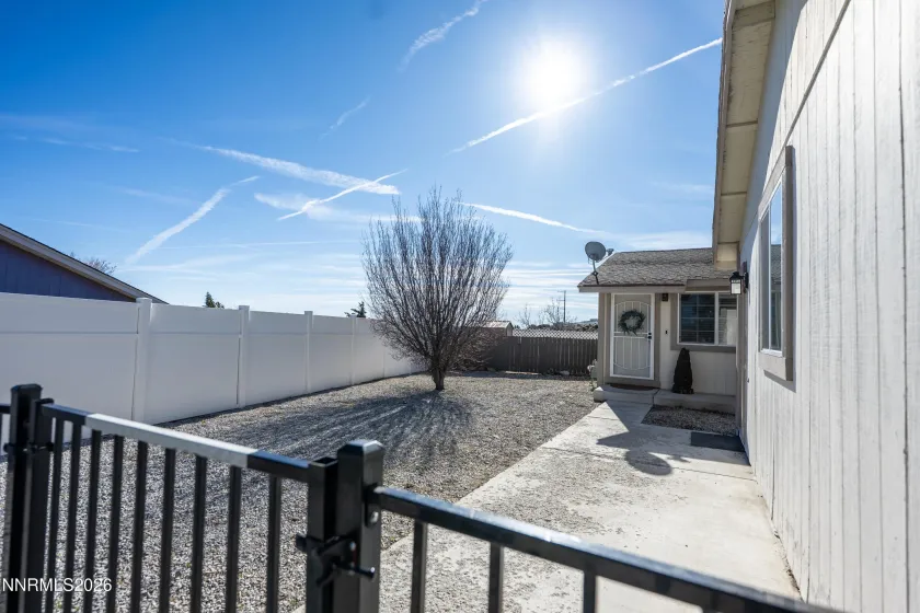 6764 Honeysuckle, Reno, Nevada 89506, 2 Bedrooms Bedrooms, ,2 BathroomsBathrooms,Residential,Residential,Honeysuckle,260002640