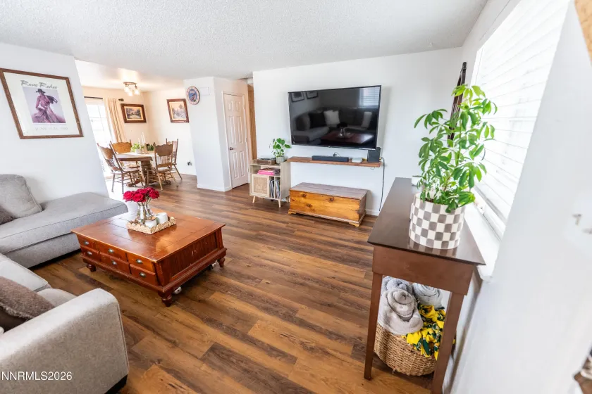 6764 Honeysuckle, Reno, Nevada 89506, 2 Bedrooms Bedrooms, ,2 BathroomsBathrooms,Residential,Residential,Honeysuckle,260002640