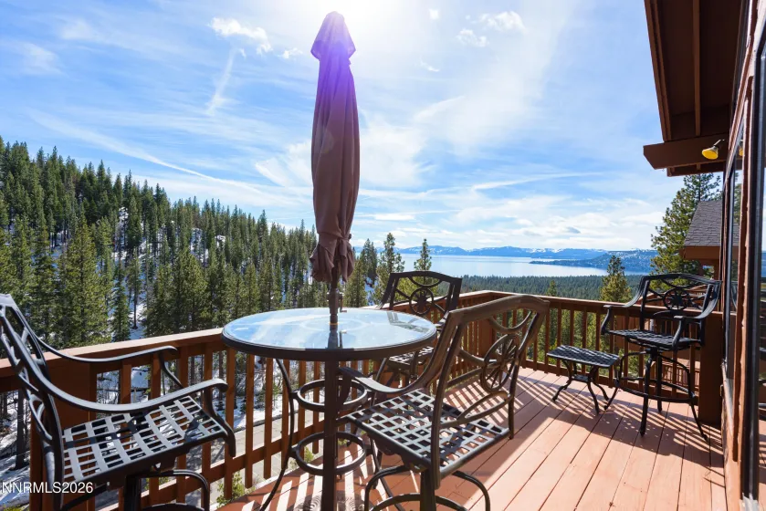 400 Fairview, Incline Village, Nevada 89451, 4 Bedrooms Bedrooms, ,4 BathroomsBathrooms,Residential,Residential,Fairview,260002657