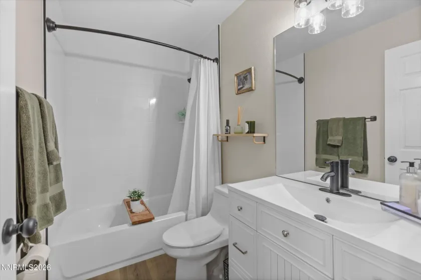 2790 Fairwood, Reno, Nevada 89502, 3 Bedrooms Bedrooms, ,2 BathroomsBathrooms,Residential,Residential,Fairwood,260002678