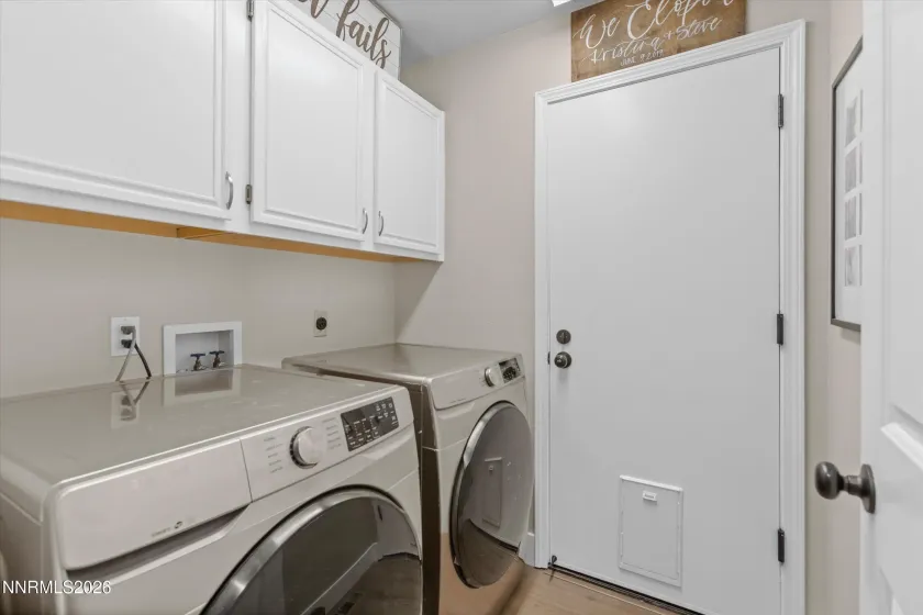 2790 Fairwood, Reno, Nevada 89502, 3 Bedrooms Bedrooms, ,2 BathroomsBathrooms,Residential,Residential,Fairwood,260002678