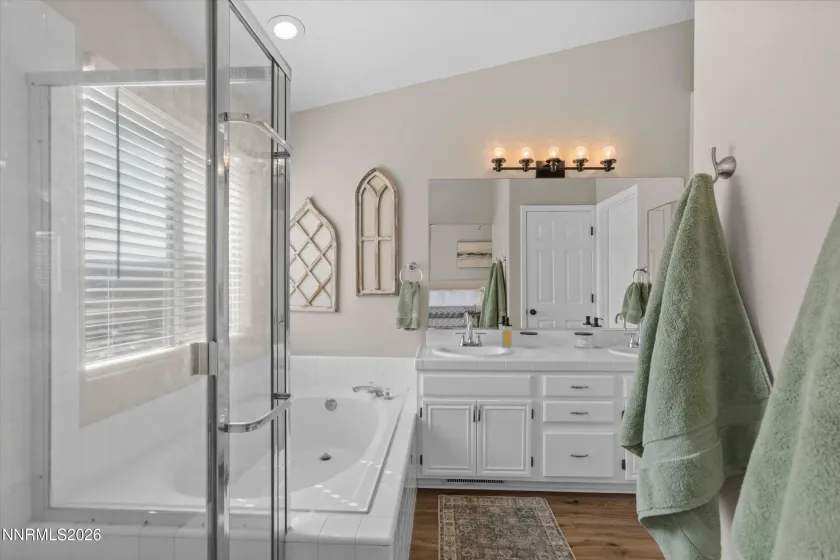 2790 Fairwood, Reno, Nevada 89502, 3 Bedrooms Bedrooms, ,2 BathroomsBathrooms,Residential,Residential,Fairwood,260002678