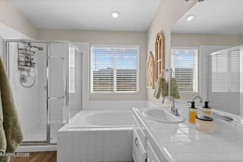 2790 Fairwood, Reno, Nevada 89502, 3 Bedrooms Bedrooms, ,2 BathroomsBathrooms,Residential,Residential,Fairwood,260002678