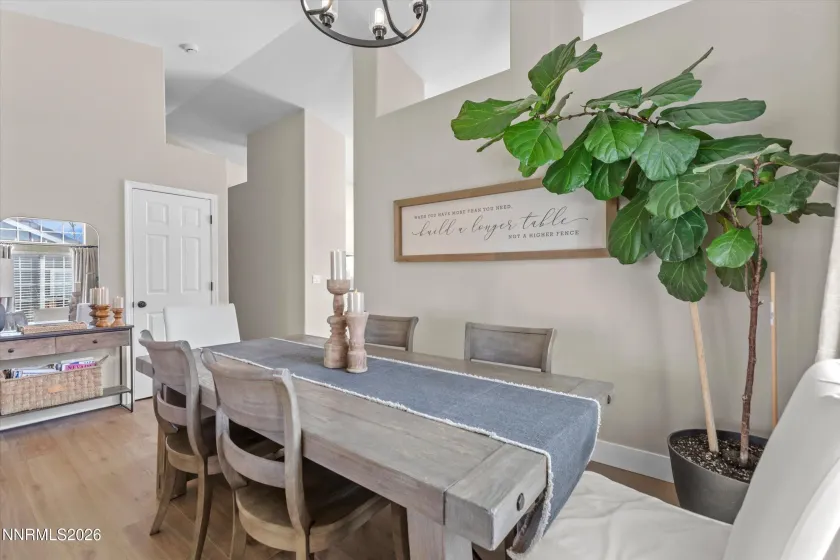 2790 Fairwood, Reno, Nevada 89502, 3 Bedrooms Bedrooms, ,2 BathroomsBathrooms,Residential,Residential,Fairwood,260002678