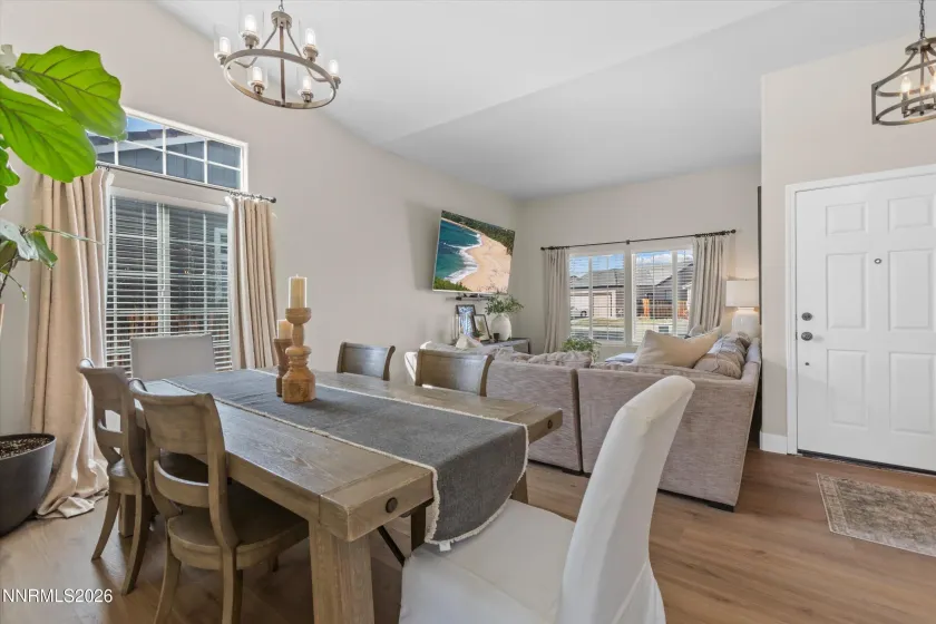 2790 Fairwood, Reno, Nevada 89502, 3 Bedrooms Bedrooms, ,2 BathroomsBathrooms,Residential,Residential,Fairwood,260002678