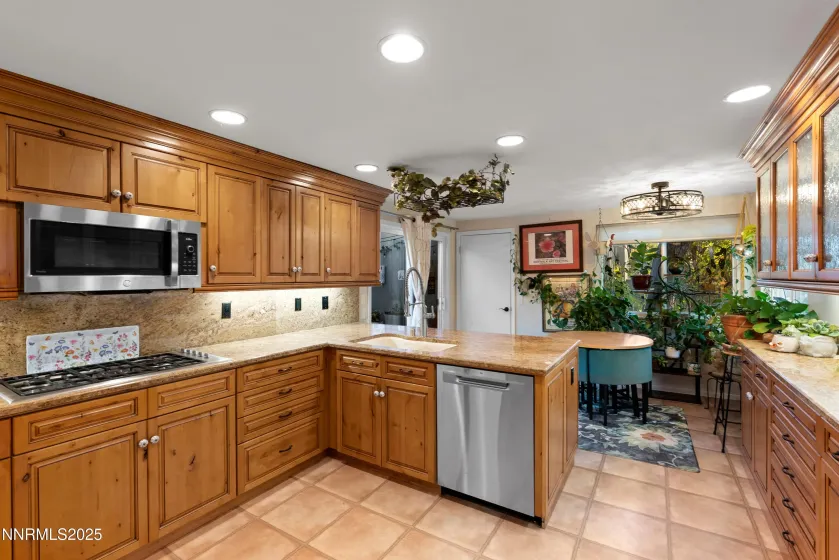 6435 Meadow Valley, Reno, Nevada 89519, 3 Bedrooms Bedrooms, ,2 BathroomsBathrooms,Residential,Residential,Meadow Valley,260002699