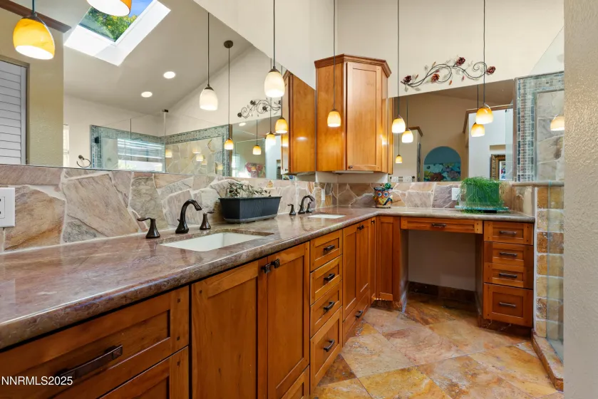 6435 Meadow Valley, Reno, Nevada 89519, 3 Bedrooms Bedrooms, ,2 BathroomsBathrooms,Residential,Residential,Meadow Valley,260002699