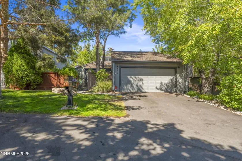 6435 Meadow Valley, Reno, Nevada 89519, 3 Bedrooms Bedrooms, ,2 BathroomsBathrooms,Residential,Residential,Meadow Valley,260002699