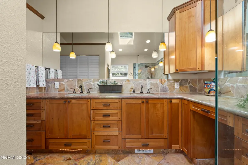 6435 Meadow Valley, Reno, Nevada 89519, 3 Bedrooms Bedrooms, ,2 BathroomsBathrooms,Residential,Residential,Meadow Valley,260002699