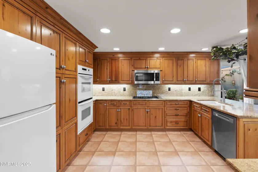 6435 Meadow Valley, Reno, Nevada 89519, 3 Bedrooms Bedrooms, ,2 BathroomsBathrooms,Residential,Residential,Meadow Valley,260002699