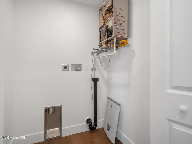 639 Mustang, Gardnerville, Nevada 89410, 3 Bedrooms Bedrooms, ,2 BathroomsBathrooms,Residential,Residential,Mustang,260002702