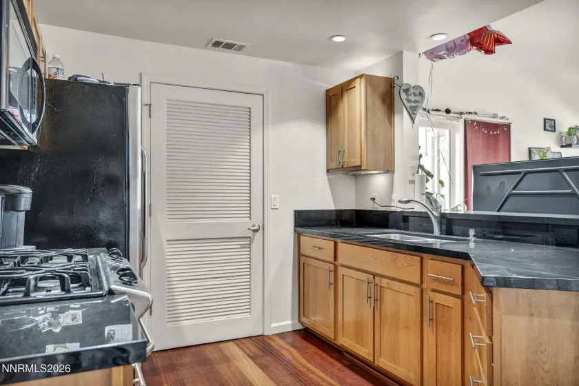 1450 Idlewild, Reno, Nevada 89509, 1 Bedroom Bedrooms, ,1 BathroomBathrooms,Residential,Residential,Idlewild,260002704