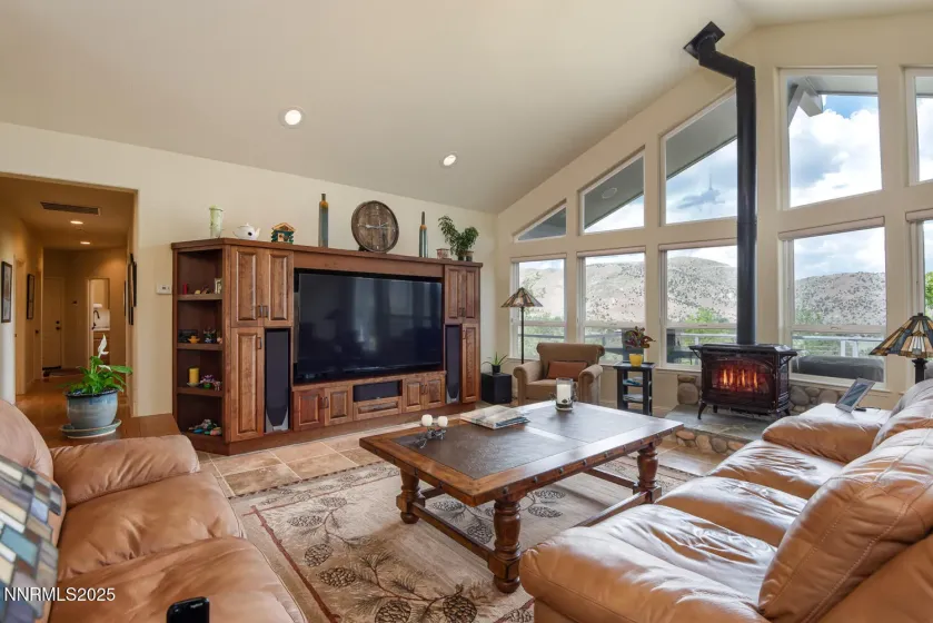 1533 Alba, Gardnerville, Nevada 89410, ,3 BathroomsBathrooms,Residential,Residential,Alba,260002723