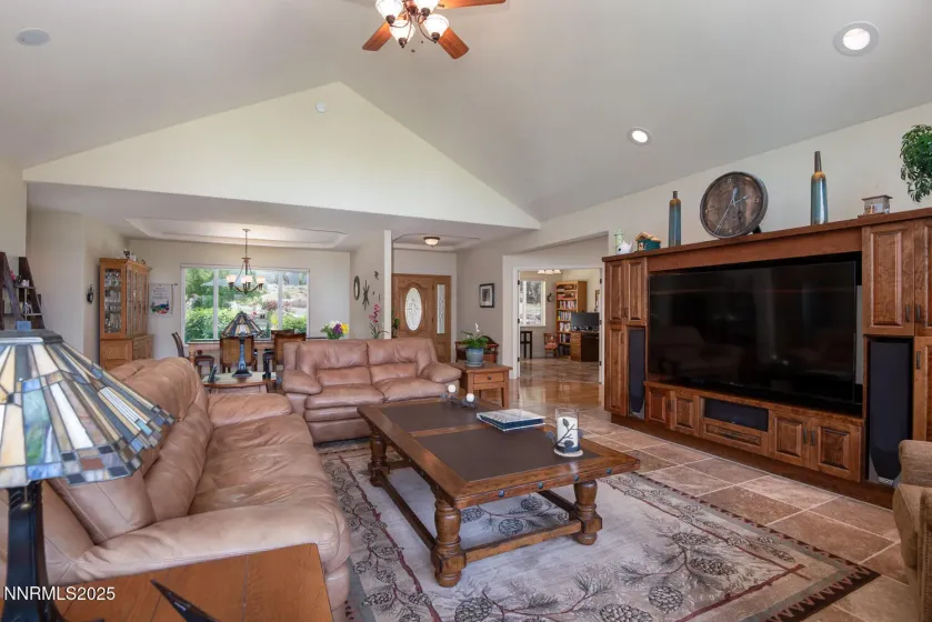 1533 Alba, Gardnerville, Nevada 89410, ,3 BathroomsBathrooms,Residential,Residential,Alba,260002723