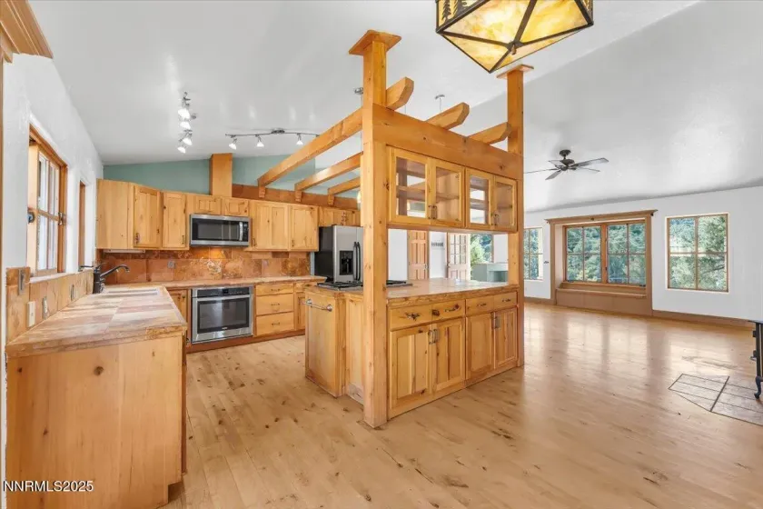 21410 Sazarac, Reno, Nevada 89521, 4 Bedrooms Bedrooms, ,3 BathroomsBathrooms,Residential,Residential,Sazarac,250057800