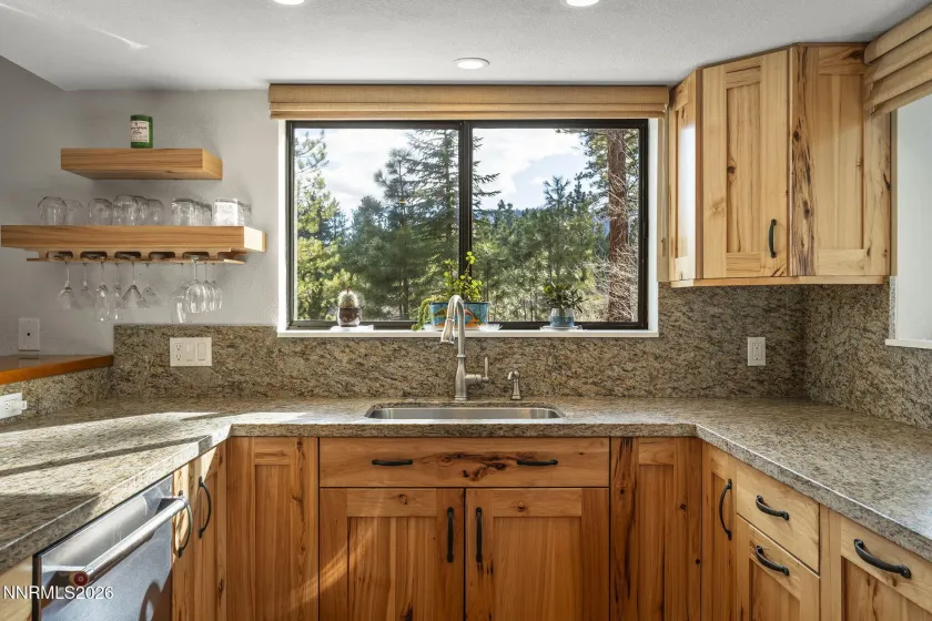 16911 Mt Rose, Reno, Nevada 89511, 4 Bedrooms Bedrooms, ,2 BathroomsBathrooms,Residential,Residential,Mt Rose,260002731