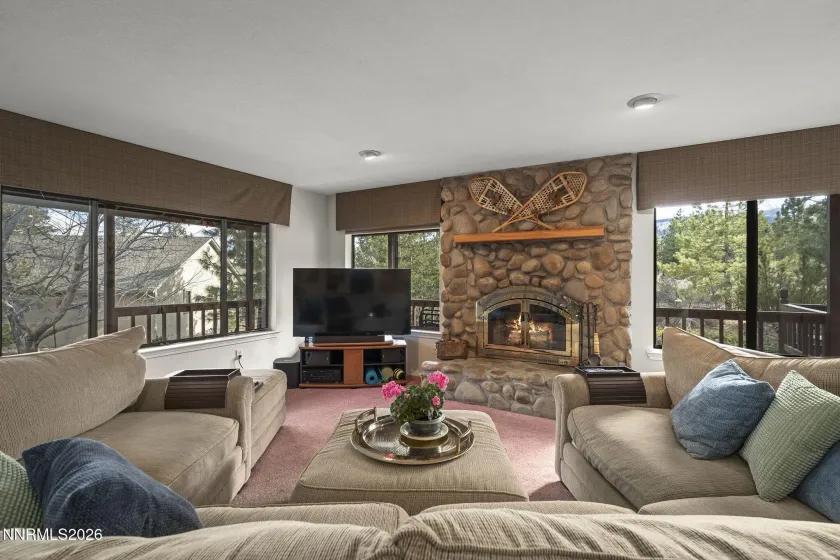 16911 Mt Rose, Reno, Nevada 89511, 4 Bedrooms Bedrooms, ,2 BathroomsBathrooms,Residential,Residential,Mt Rose,260002731