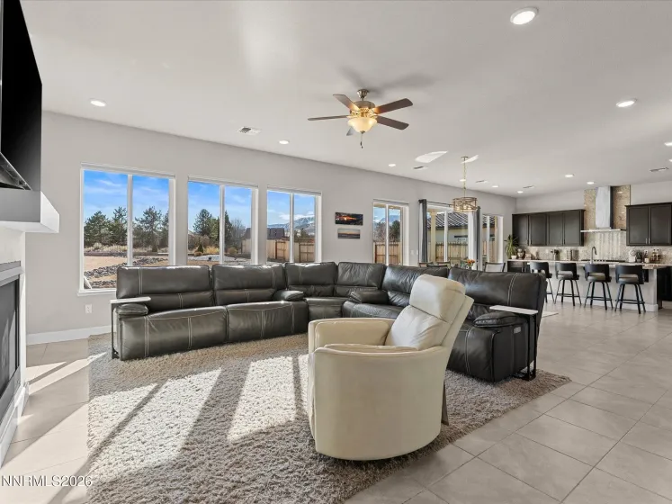 1234 Crawford Crk, Reno, Nevada 89521, 3 Bedrooms Bedrooms, ,3 BathroomsBathrooms,Residential,Residential,Crawford Crk,260002737