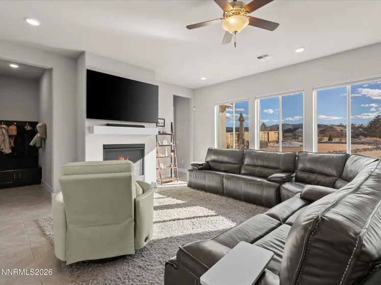 1234 Crawford Crk, Reno, Nevada 89521, 3 Bedrooms Bedrooms, ,3 BathroomsBathrooms,Residential,Residential,Crawford Crk,260002737