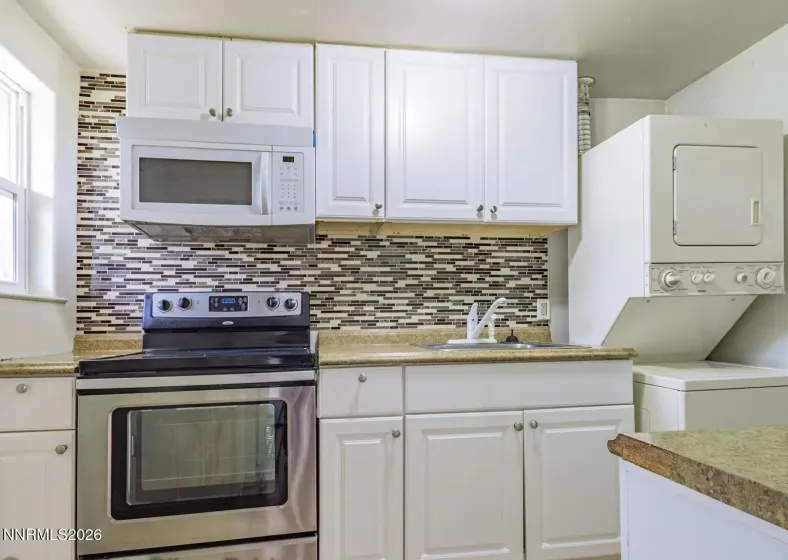 670 Denslowe, Reno, Nevada 89512, ,Residential Income,Residential,Denslowe,260001931