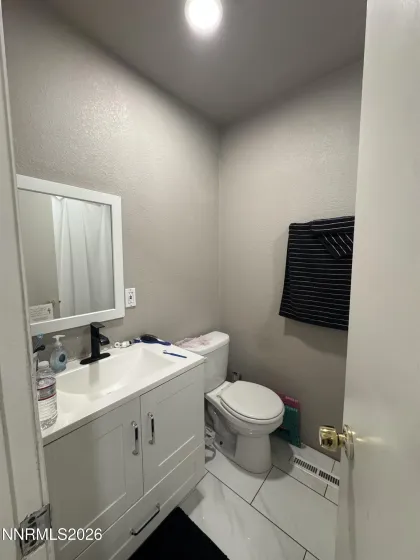 1536 Oxford, Sparks, Nevada 89431, 3 Bedrooms Bedrooms, ,2 BathroomsBathrooms,Residential,Residential,Oxford,260002739