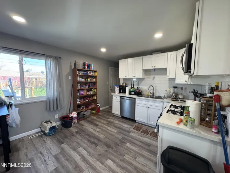 1536 Oxford, Sparks, Nevada 89431, 3 Bedrooms Bedrooms, ,2 BathroomsBathrooms,Residential,Residential,Oxford,260002739