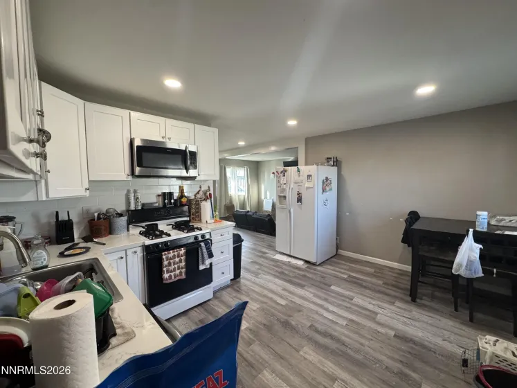 1536 Oxford, Sparks, Nevada 89431, 3 Bedrooms Bedrooms, ,2 BathroomsBathrooms,Residential,Residential,Oxford,260002739