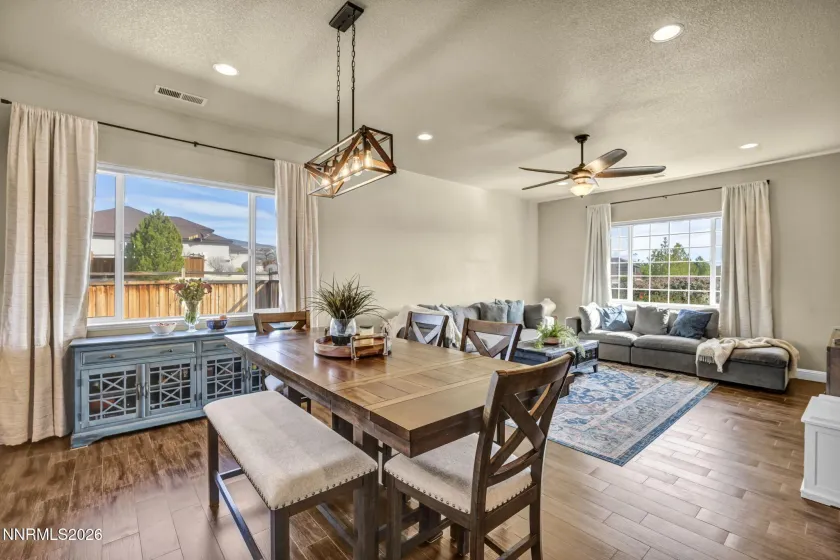 485 Sunset Springs, Sparks, Nevada 89441, 4 Bedrooms Bedrooms, ,2 BathroomsBathrooms,Residential,Residential,Sunset Springs,260002741