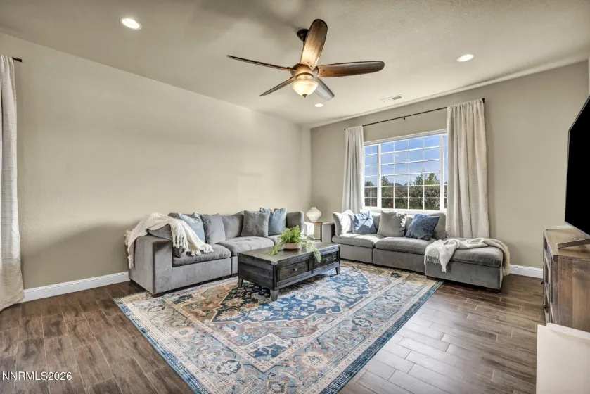 485 Sunset Springs, Sparks, Nevada 89441, 4 Bedrooms Bedrooms, ,2 BathroomsBathrooms,Residential,Residential,Sunset Springs,260002741