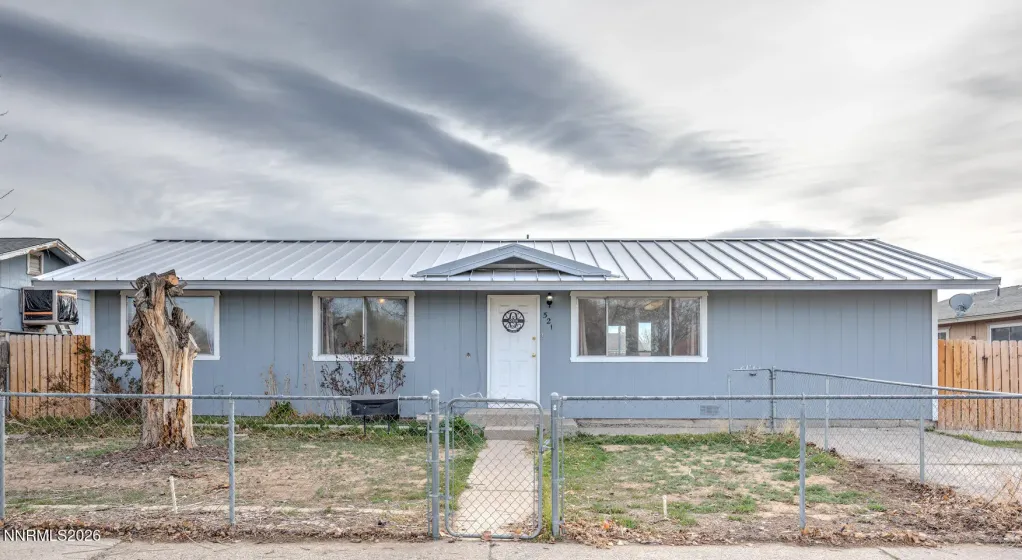 521 Whitaker, Fallon, Nevada 89406, 3 Bedrooms Bedrooms, ,2 BathroomsBathrooms,Residential,Residential,Whitaker,260002748