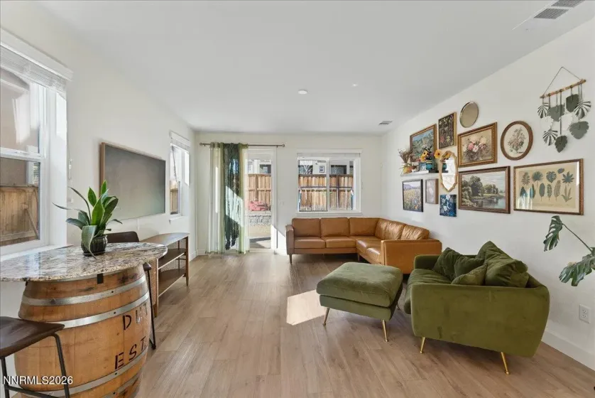 6417 Bucking Horse, Sparks, Nevada 89436, 3 Bedrooms Bedrooms, ,2 BathroomsBathrooms,Residential,Residential,Bucking Horse,260002749