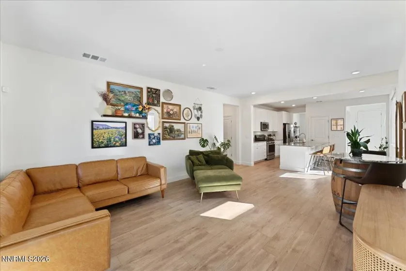 6417 Bucking Horse, Sparks, Nevada 89436, 3 Bedrooms Bedrooms, ,2 BathroomsBathrooms,Residential,Residential,Bucking Horse,260002749