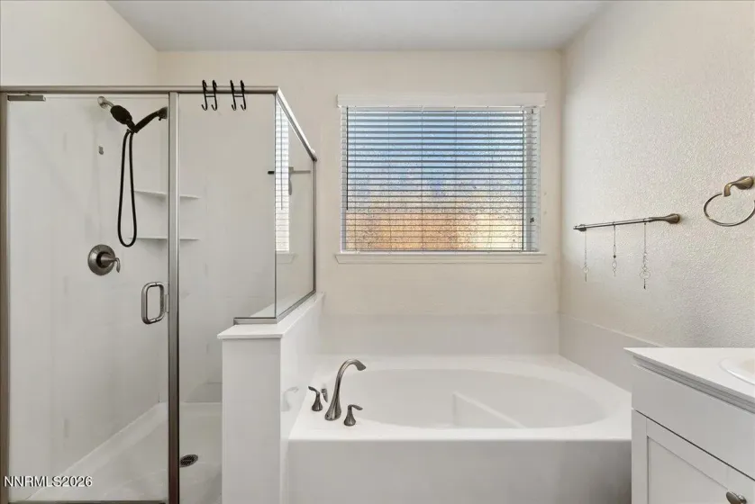 6417 Bucking Horse, Sparks, Nevada 89436, 3 Bedrooms Bedrooms, ,2 BathroomsBathrooms,Residential,Residential,Bucking Horse,260002749