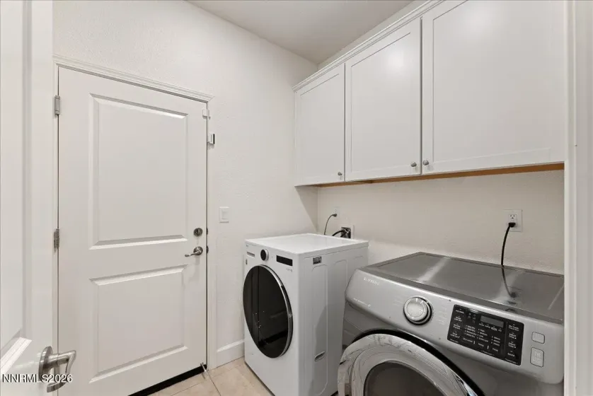 6417 Bucking Horse, Sparks, Nevada 89436, 3 Bedrooms Bedrooms, ,2 BathroomsBathrooms,Residential,Residential,Bucking Horse,260002749