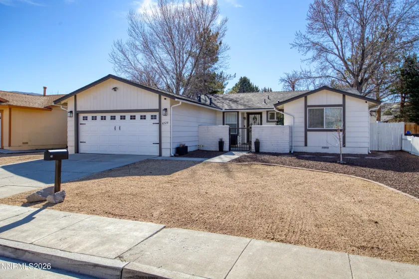 4220 Bismarck, Reno, Nevada 89502, 3 Bedrooms Bedrooms, ,2 BathroomsBathrooms,Residential,Residential,Bismarck,260002757