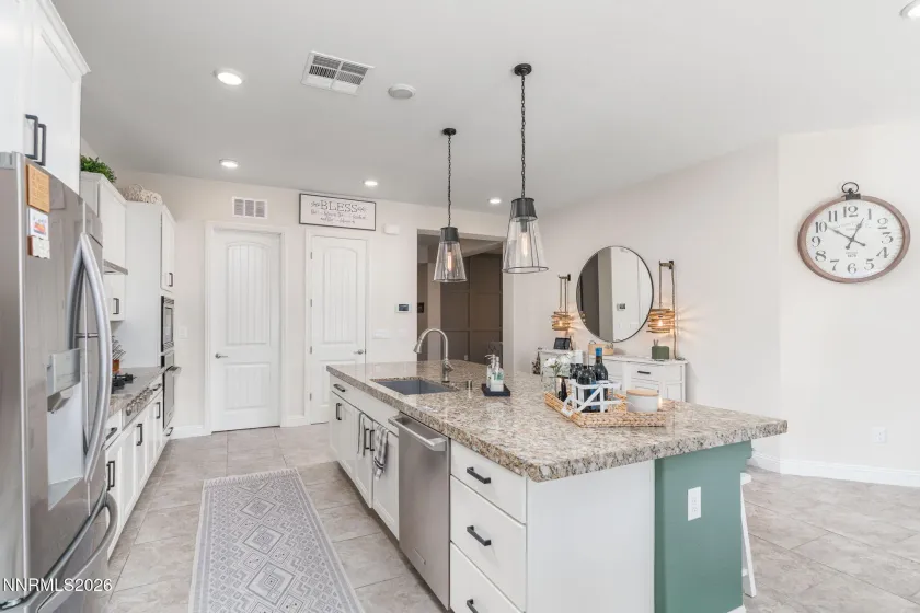 8286 Fenhollow, Verdi, Nevada 89439, 4 Bedrooms Bedrooms, ,3 BathroomsBathrooms,Residential,Residential,Fenhollow,260002755