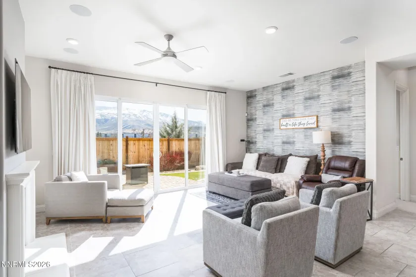 8286 Fenhollow, Verdi, Nevada 89439, 4 Bedrooms Bedrooms, ,3 BathroomsBathrooms,Residential,Residential,Fenhollow,260002755