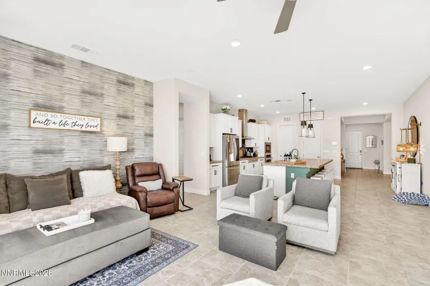 8286 Fenhollow, Verdi, Nevada 89439, 4 Bedrooms Bedrooms, ,3 BathroomsBathrooms,Residential,Residential,Fenhollow,260002755