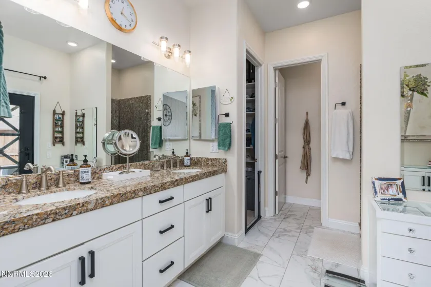 8286 Fenhollow, Verdi, Nevada 89439, 4 Bedrooms Bedrooms, ,3 BathroomsBathrooms,Residential,Residential,Fenhollow,260002755