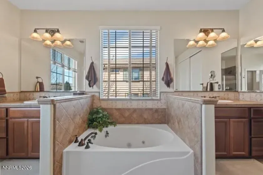 7263 Fox Wood, Sparks, Nevada 89436, 4 Bedrooms Bedrooms, ,4 BathroomsBathrooms,Residential,Residential,Fox Wood,260002764