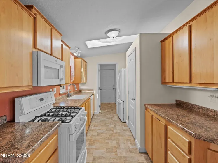 1307 Kingslane, Gardnerville, Nevada 89410, 2 Bedrooms Bedrooms, ,2 BathroomsBathrooms,Residential,Residential,Kingslane,260002765