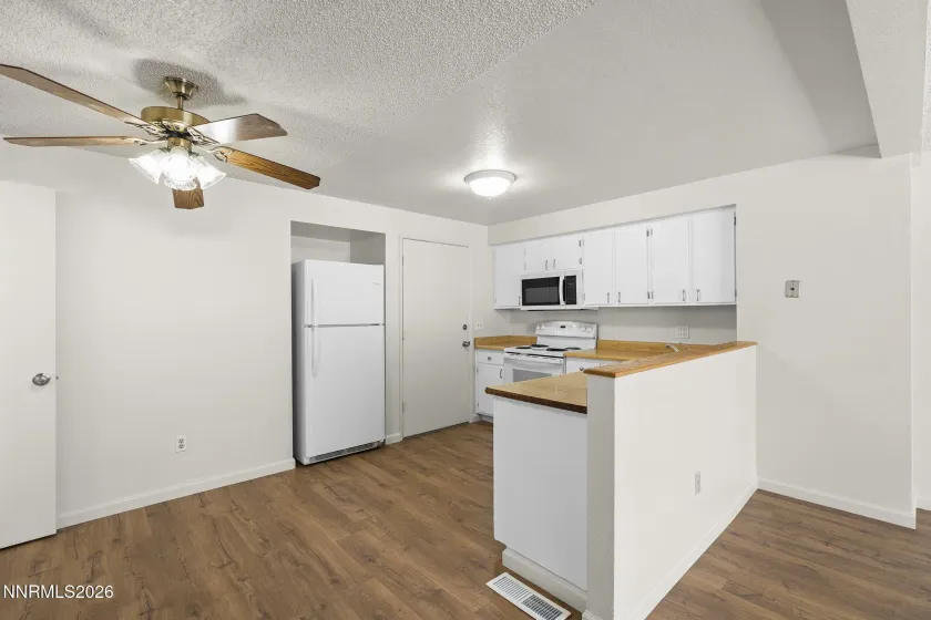 401 Allouette, Carson City, Nevada 89706, 3 Bedrooms Bedrooms, ,3 BathroomsBathrooms,Residential,Residential,Allouette,260002766