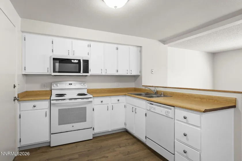 401 Allouette, Carson City, Nevada 89706, 3 Bedrooms Bedrooms, ,3 BathroomsBathrooms,Residential,Residential,Allouette,260002766