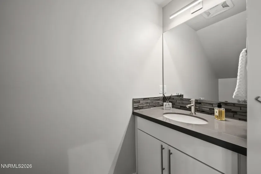 104 High, Reno, Nevada 89502, 1 Bedroom Bedrooms, ,2 BathroomsBathrooms,Residential Lease,Manufactured,High,260002767